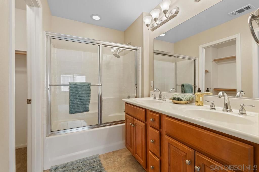 Image 22 of property listing at 1305 Isabella Way, Vista, CA 92084