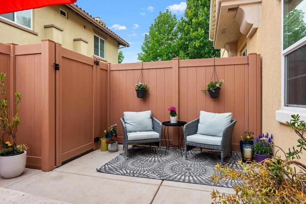 Image 4 of property listing at 1305 Isabella Way, Vista, CA 92084