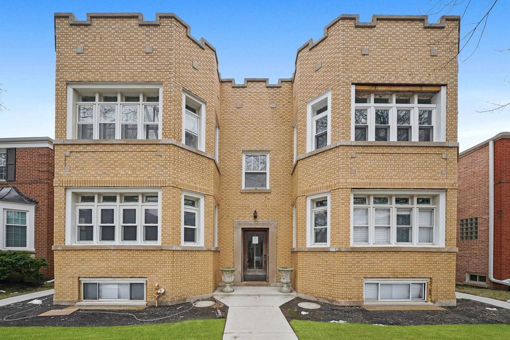 2737 W Lunt Avenue 1E, Chicago, IL 60645