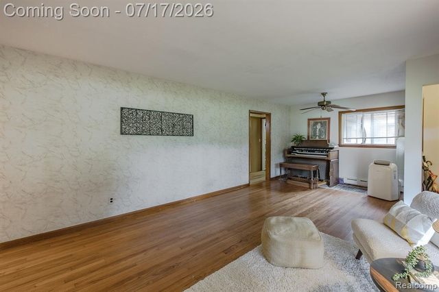 5511 Wright Drive, Troy, MI 48098