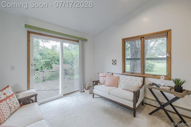 5511 Wright Drive, Troy, MI 48098