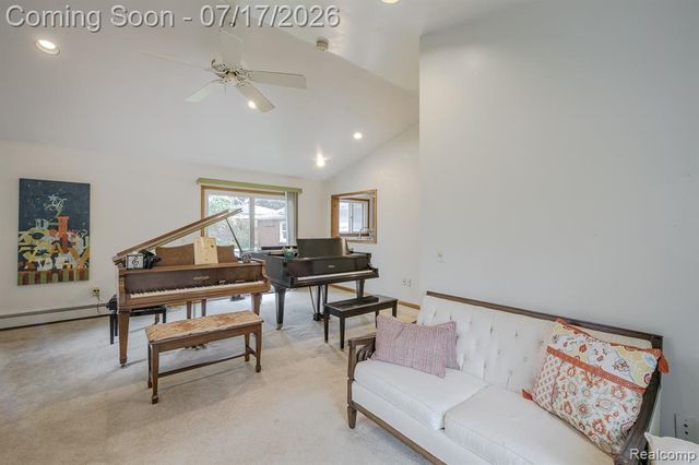 5511 Wright Drive, Troy, MI 48098