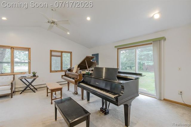5511 Wright Drive, Troy, MI 48098