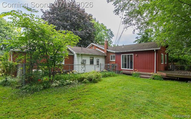 5511 Wright Drive, Troy, MI 48098