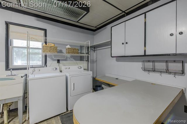 5511 Wright Drive, Troy, MI 48098