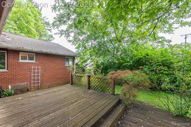5511 Wright Drive, Troy, MI 48098