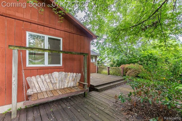 5511 Wright Drive, Troy, MI 48098