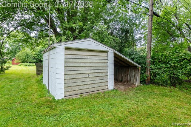 5511 Wright Drive, Troy, MI 48098