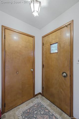 5511 Wright Drive, Troy, MI 48098