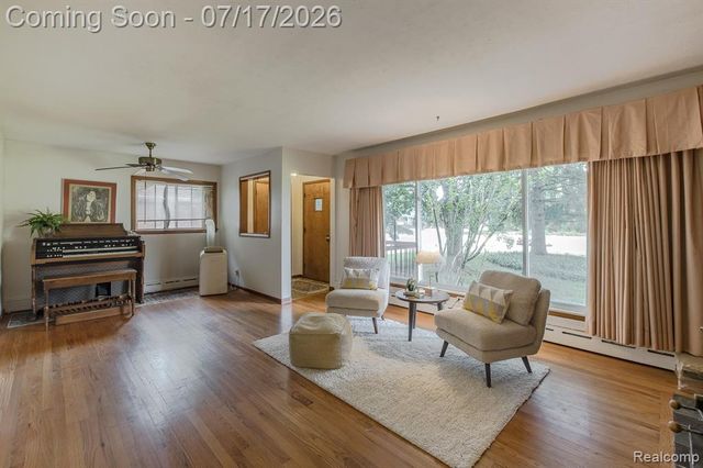 5511 Wright Drive, Troy, MI 48098