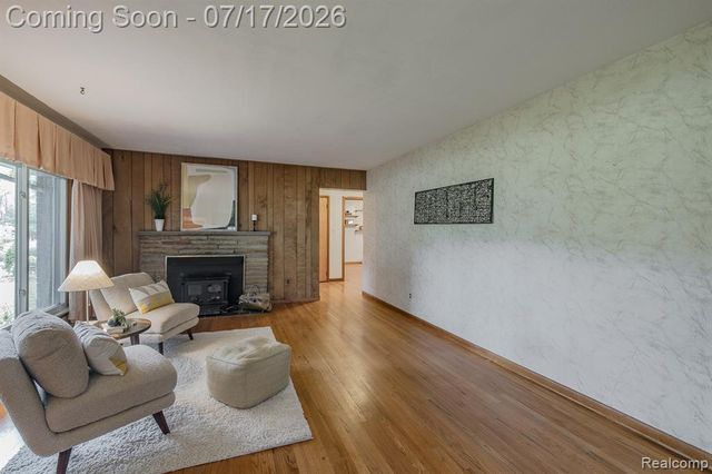 5511 Wright Drive, Troy, MI 48098