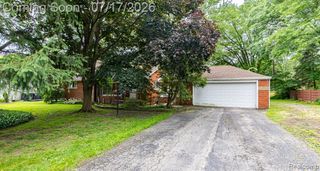 5511 Wright Drive, Troy, MI 48098