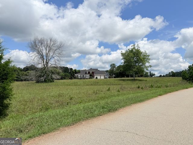 15 Meadow View Court, Social Circle, GA 30025