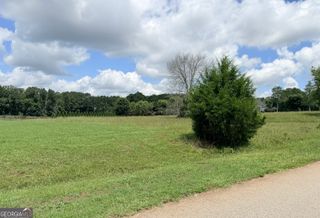 15 Meadow View Court, Social Circle, GA 30025
