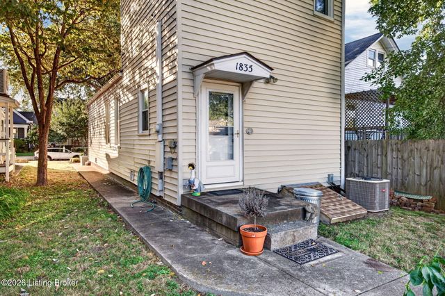 1835 Deer Park Ave, Louisville, KY 40205