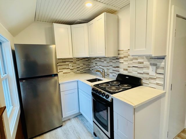 376 Route 6A 6, Sandwich, MA 02563