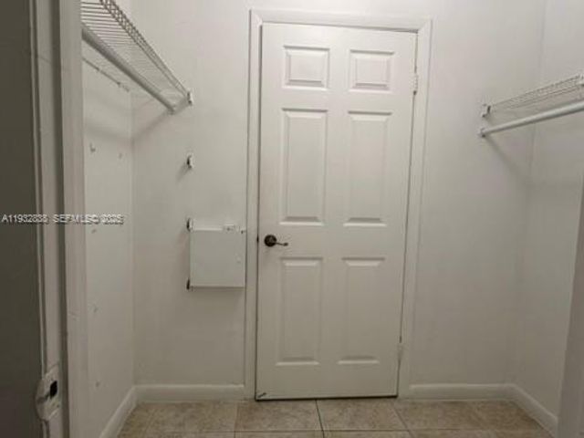 6755 NW 175th Ln M-9, Hialeah, FL 33015
