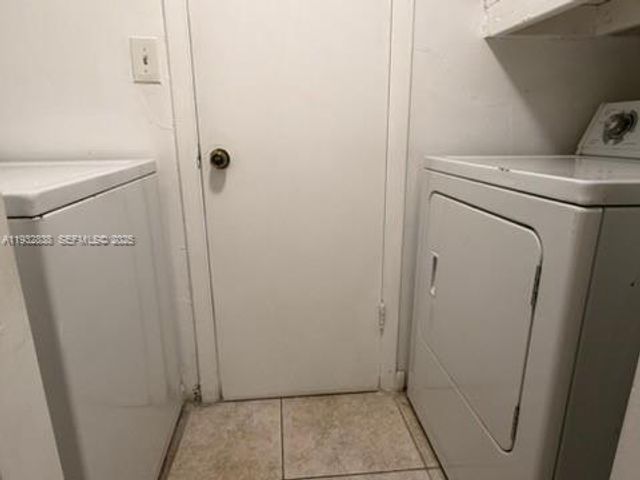 6755 NW 175th Ln M-9, Hialeah, FL 33015