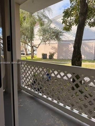 6755 NW 175th Ln M-9, Hialeah, FL 33015