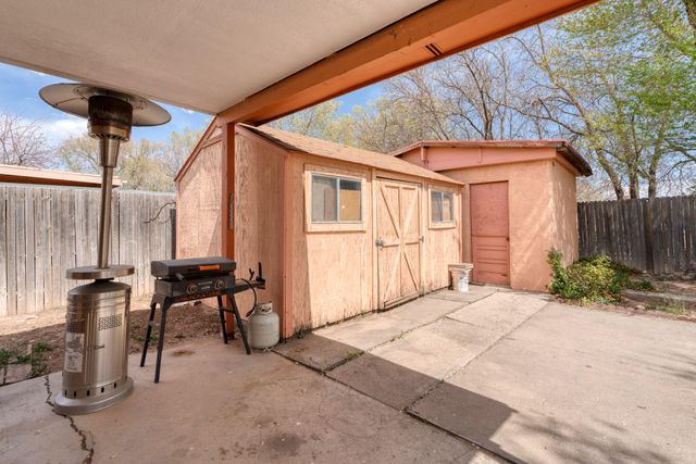 1706 ZICKERT Place NW, Albuquerque, NM 87104