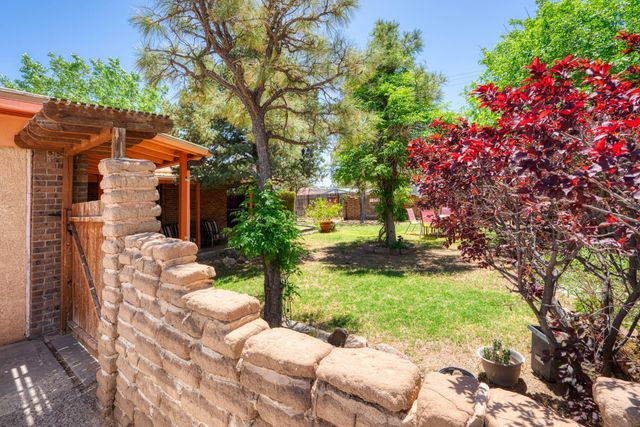 1706 ZICKERT Place NW, Albuquerque, NM 87104