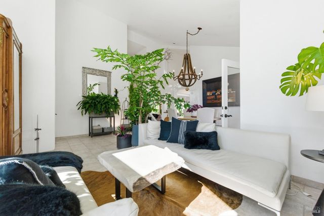 2442 wine country Ave, Napa, CA 94558