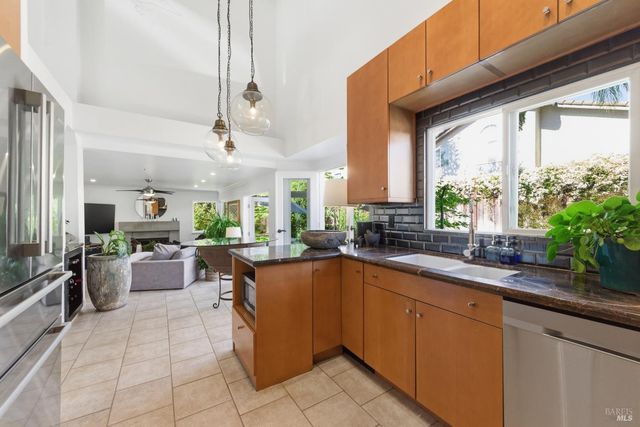 2442 wine country Ave, Napa, CA 94558