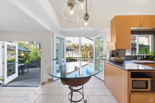 2442 wine country Ave, Napa, CA 94558