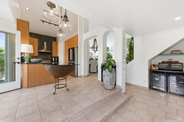 2442 wine country Ave, Napa, CA 94558