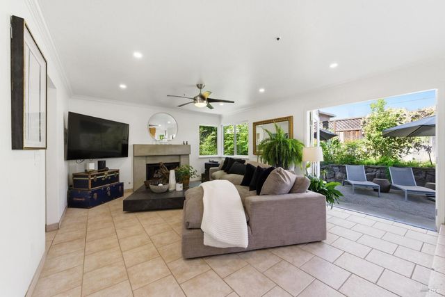 2442 wine country Ave, Napa, CA 94558