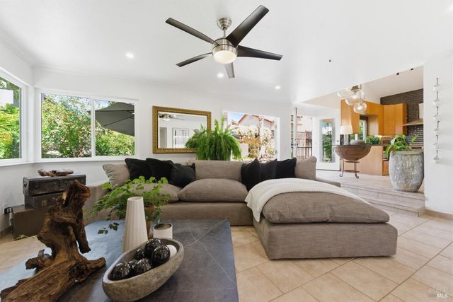 2442 wine country Ave, Napa, CA 94558