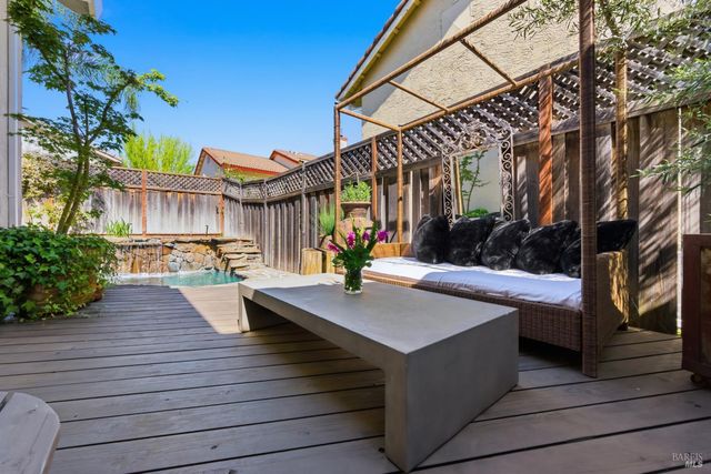 2442 wine country Ave, Napa, CA 94558