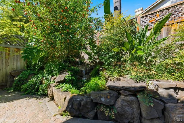 2442 wine country Ave, Napa, CA 94558