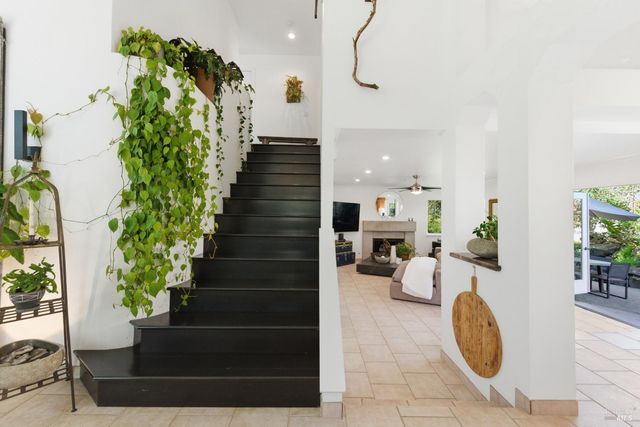 2442 wine country Ave, Napa, CA 94558