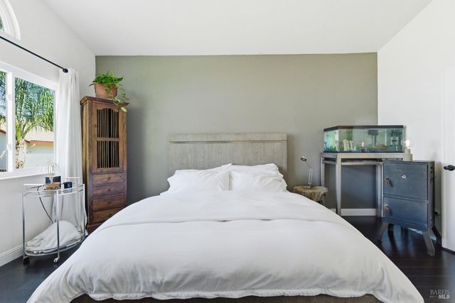 2442 wine country Ave, Napa, CA 94558