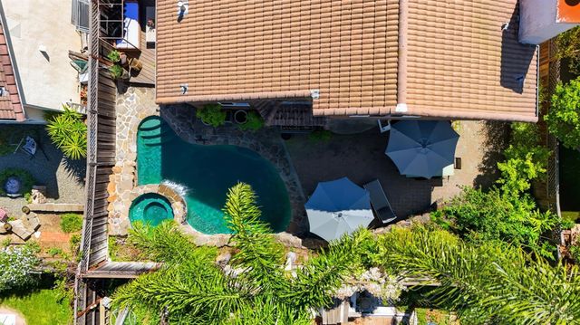 2442 wine country Ave, Napa, CA 94558