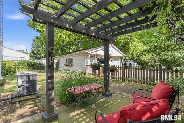 1501 COOK Street, Springfield, IL 62704