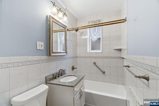 6045 E Blvd 205, West New York, NJ 07093