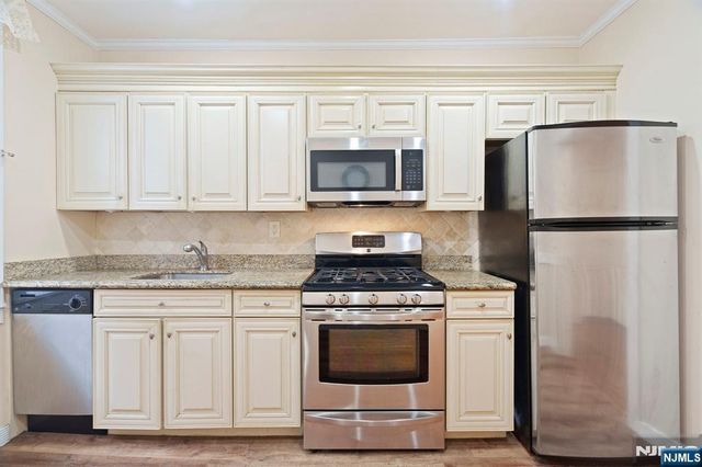 6045 E Blvd 205, West New York, NJ 07093