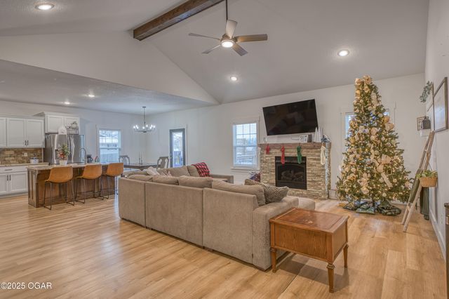 1013 Stadium Drive, Webb City, MO 64870