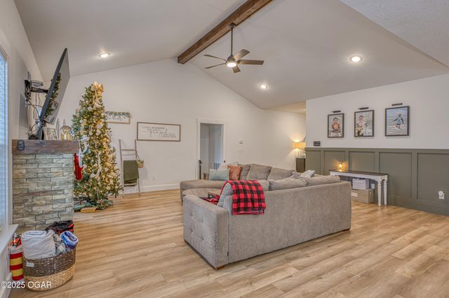 1013 Stadium Drive, Webb City, MO 64870