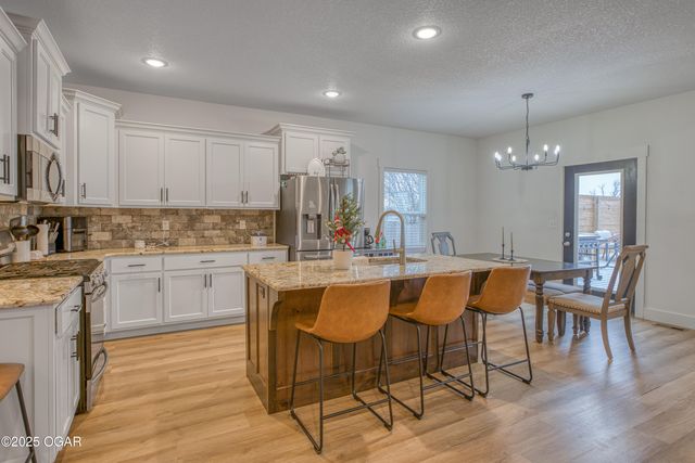 1013 Stadium Drive, Webb City, MO 64870