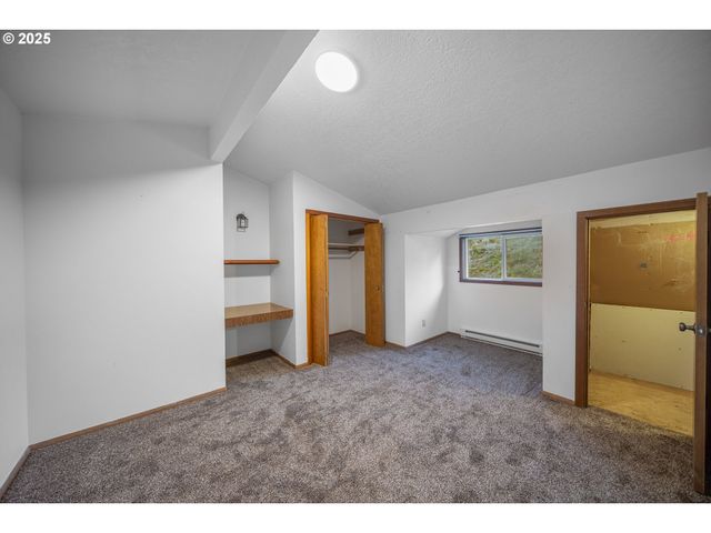 604 THORTON OAR Ln, Reedsport, OR 97467