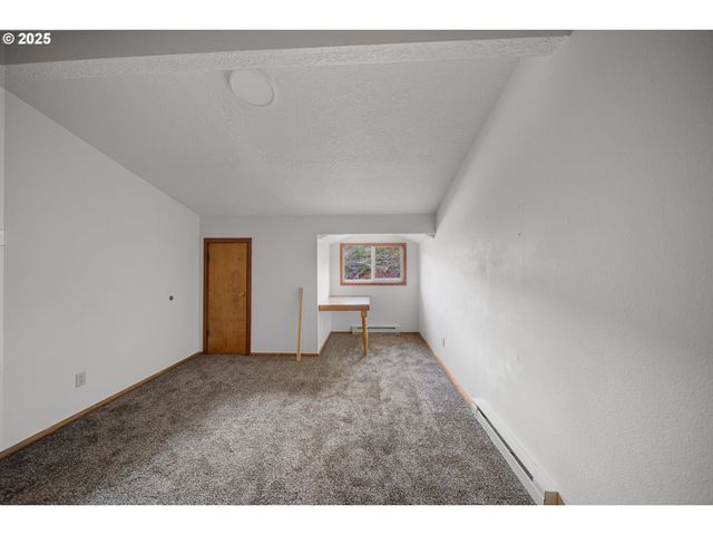 604 THORTON OAR Ln, Reedsport, OR 97467