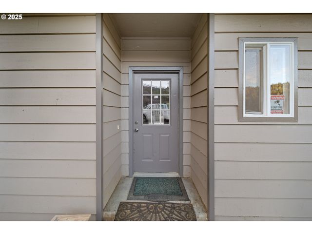 604 THORTON OAR Ln, Reedsport, OR 97467