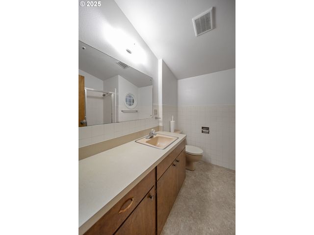 604 THORTON OAR Ln, Reedsport, OR 97467