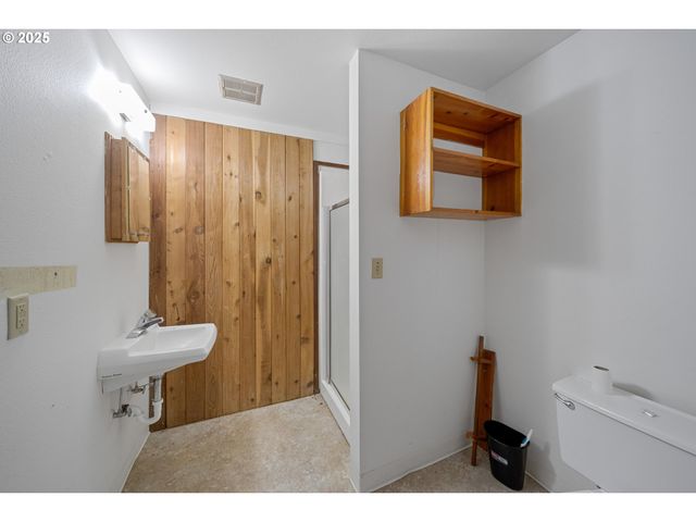 604 THORTON OAR Ln, Reedsport, OR 97467