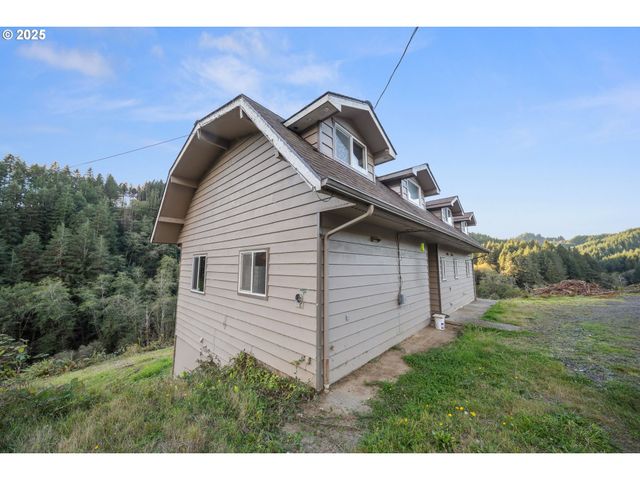 604 THORTON OAR Ln, Reedsport, OR 97467