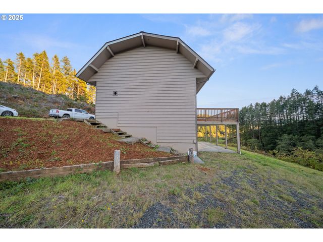 604 THORTON OAR Ln, Reedsport, OR 97467