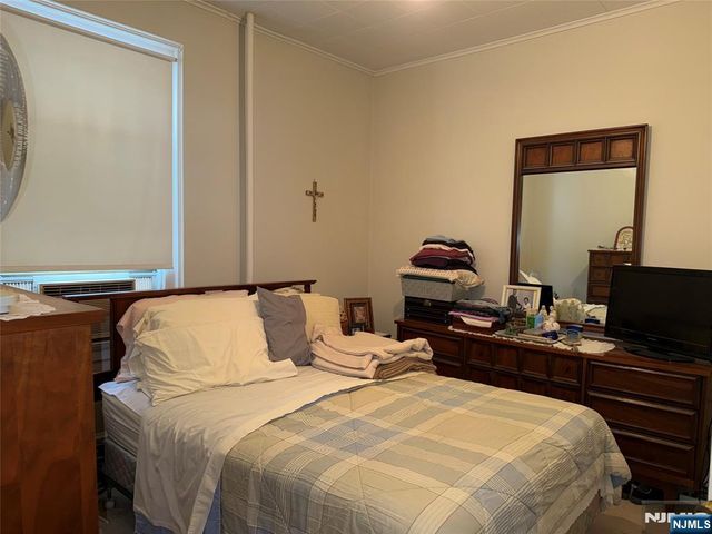 534 Moonachie Avenue, Wood Ridge, NJ 07075